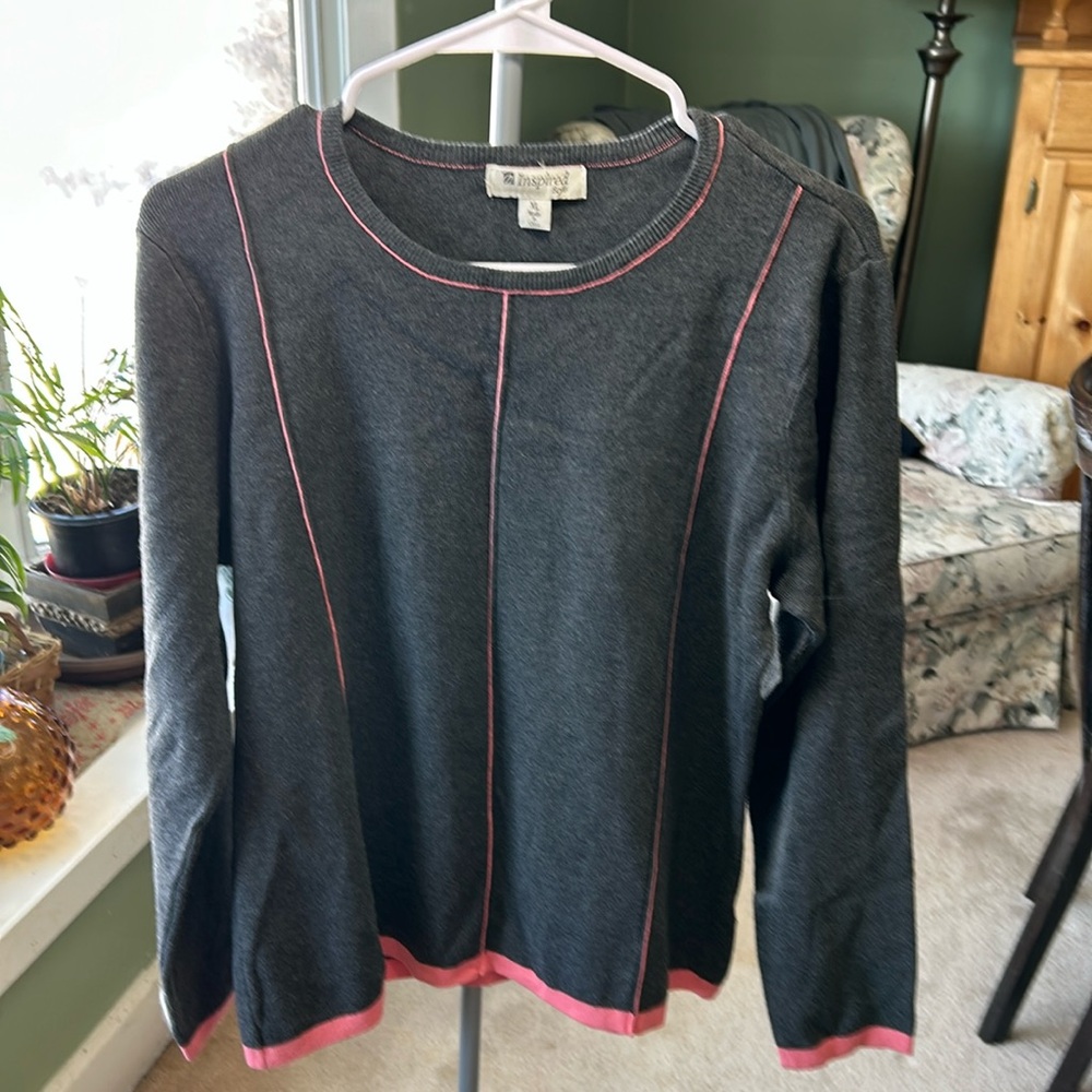 J37.    Charcoal grey viscose/nylonn top with pink trim and piping